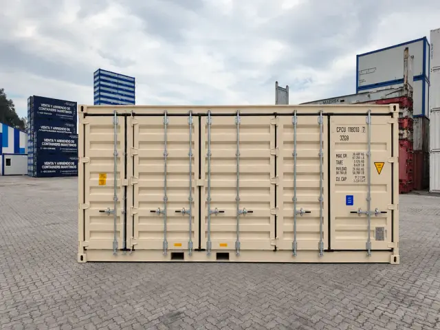 Costado del container open side de 40 pies, con toda la línea de puertas laterales